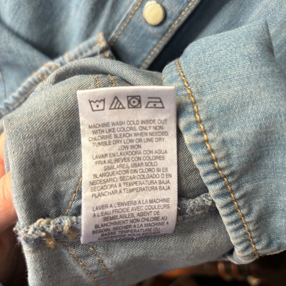 Wrangler Women's Retro Sleeveless Western Denim Top - Picture 16 of 16